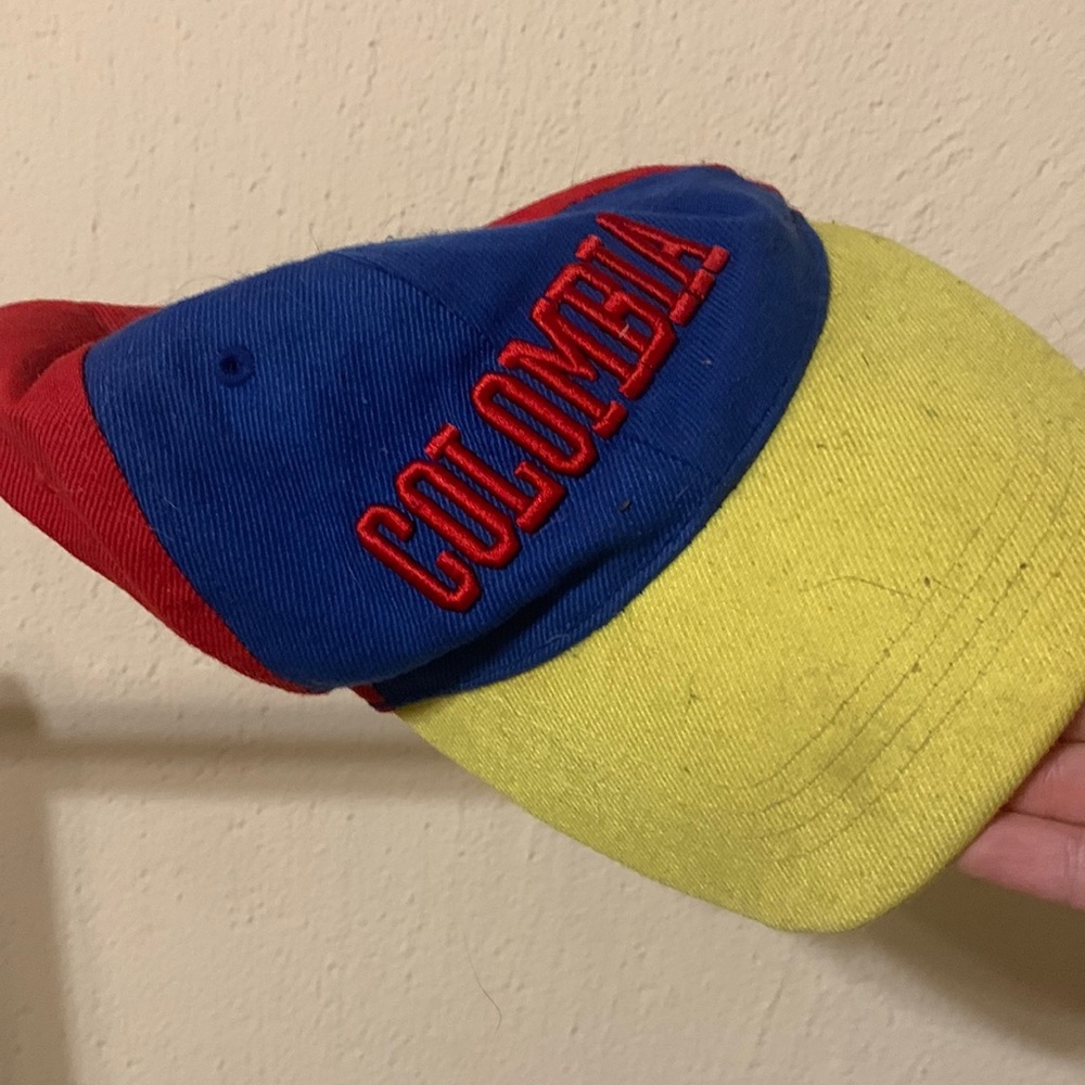 Vintage 90s Colombia baseball hat